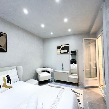 11 - Studio Champs-Elysees Paris Luaran gambar